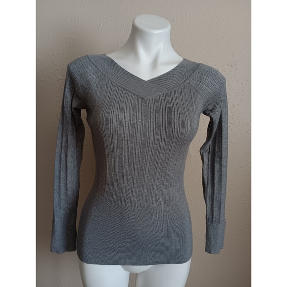 Sweaters - Gray Ribbed V-neck Sweater